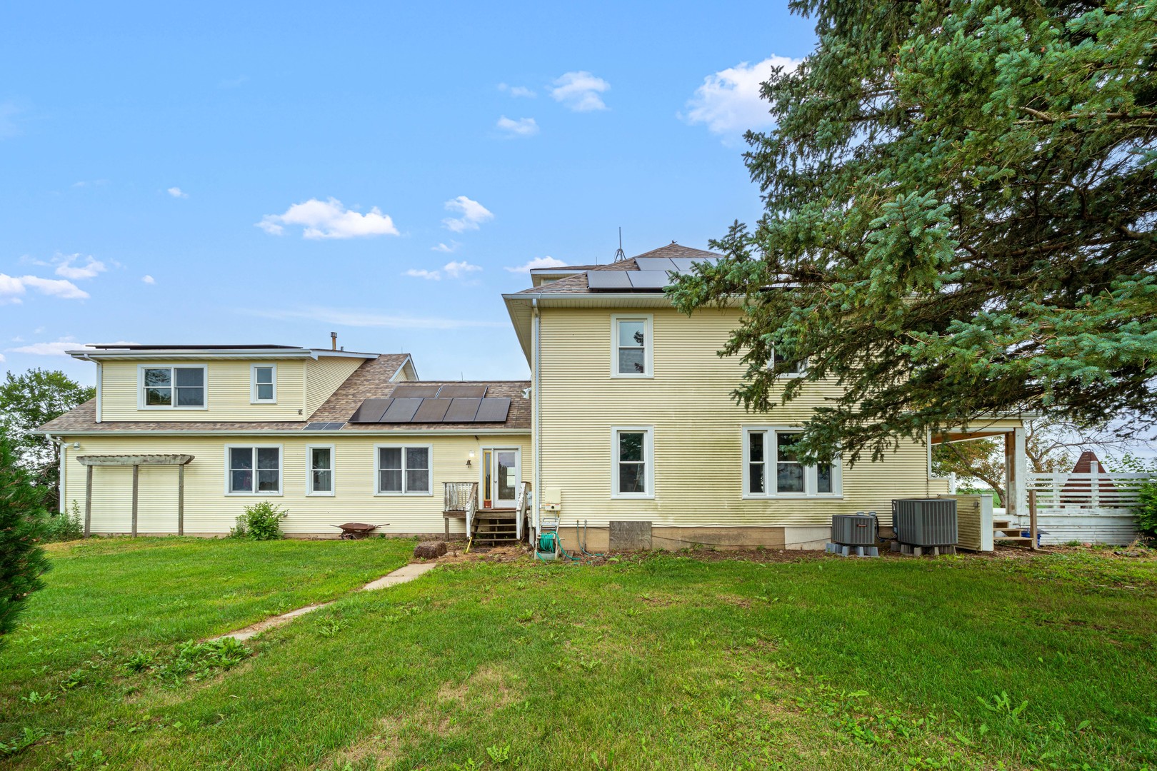 3705 Elva Road, Malta, IL 60150