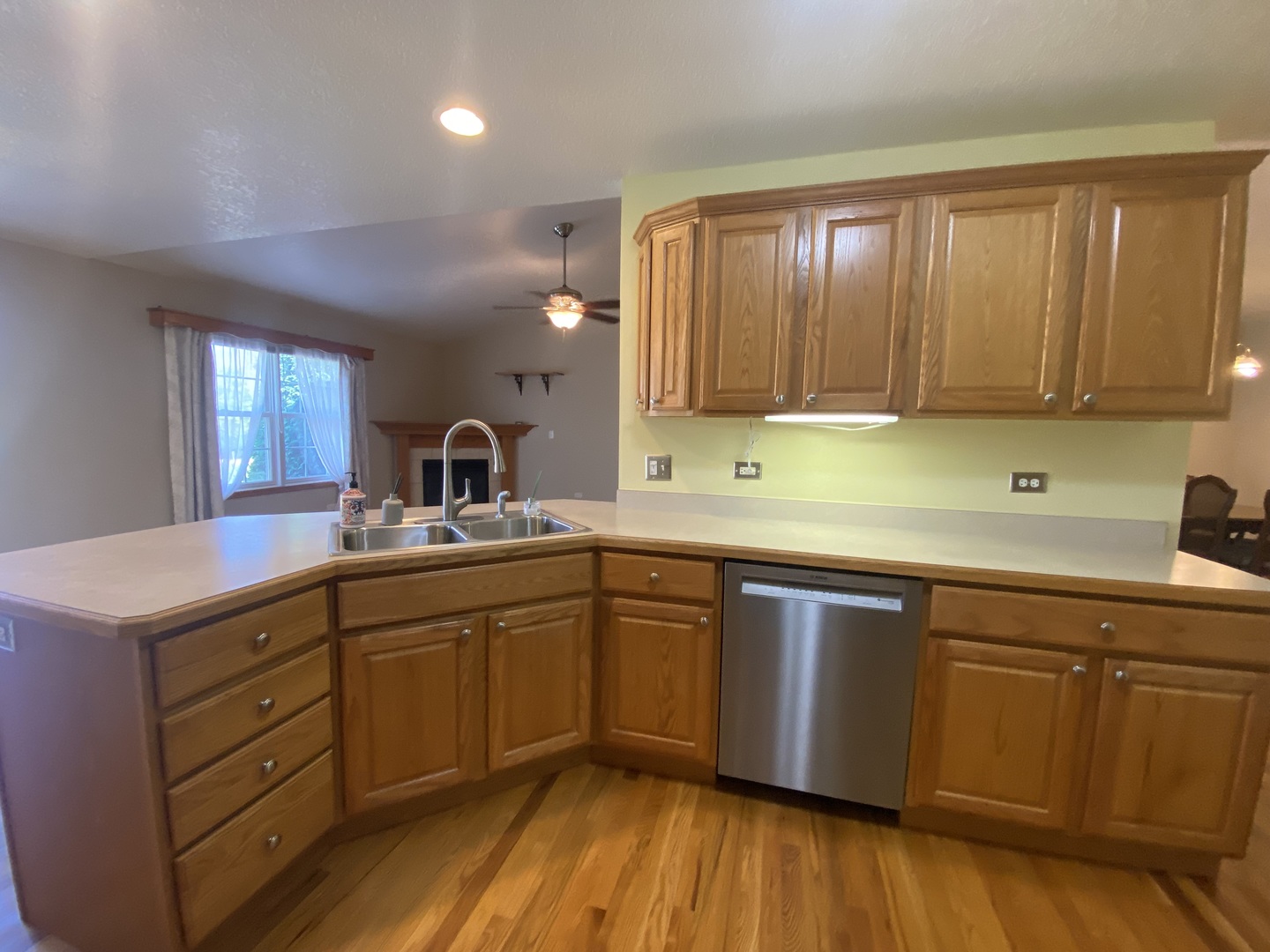831 Oriole Drive, Peotone, IL 60468