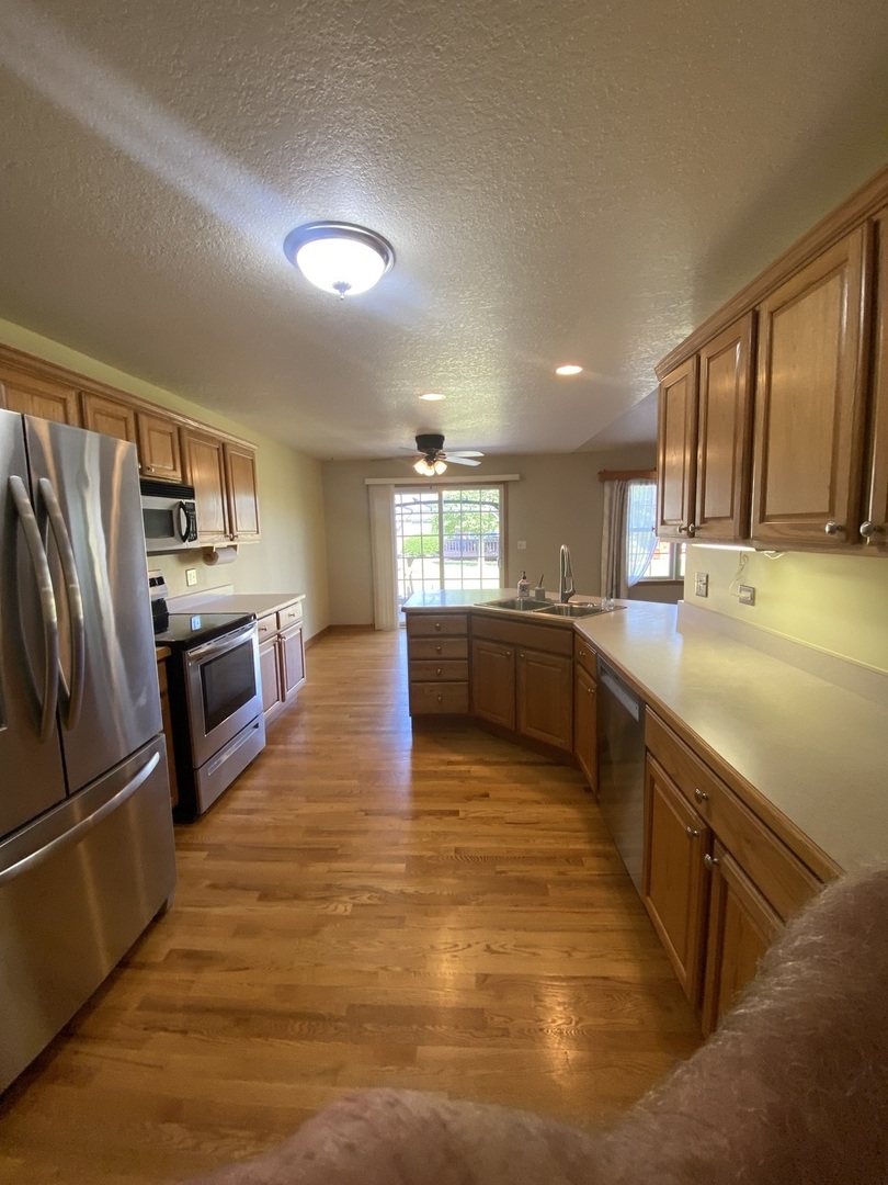 831 Oriole Drive, Peotone, IL 60468