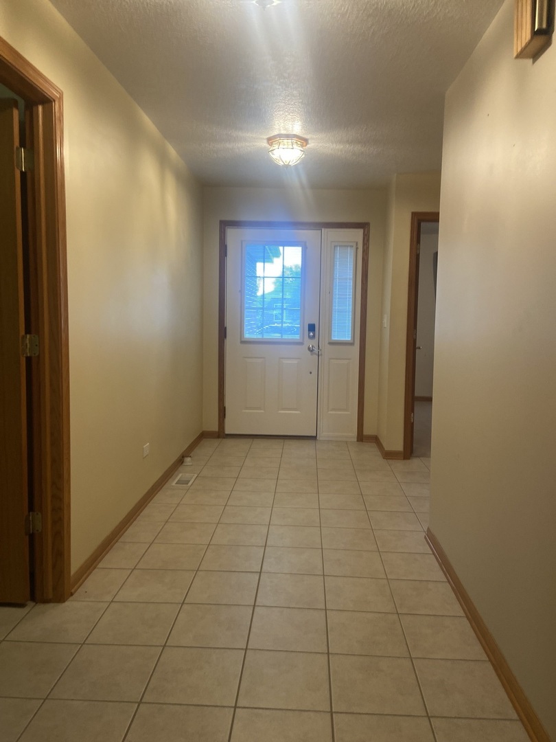 831 Oriole Drive, Peotone, IL 60468