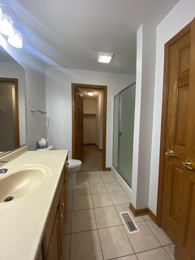 831 Oriole Drive, Peotone, IL 60468