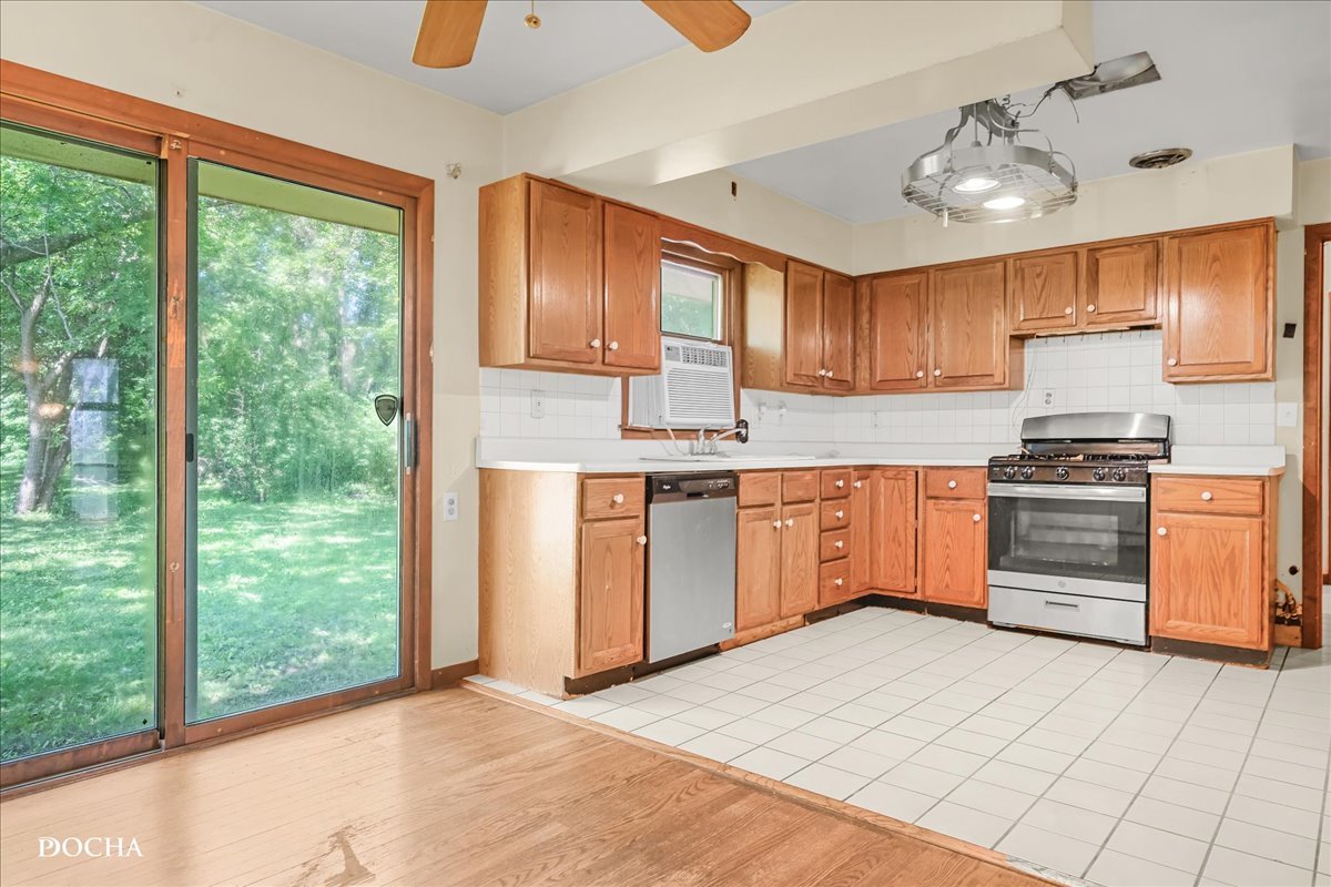 1218 N Randall Road, Aurora, IL 60506