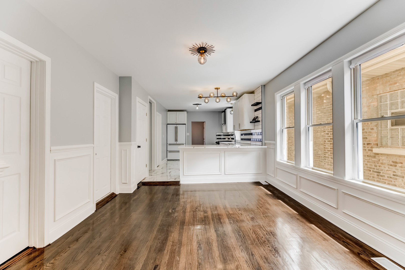 8109 S Marquette Avenue, Chicago, IL 60617