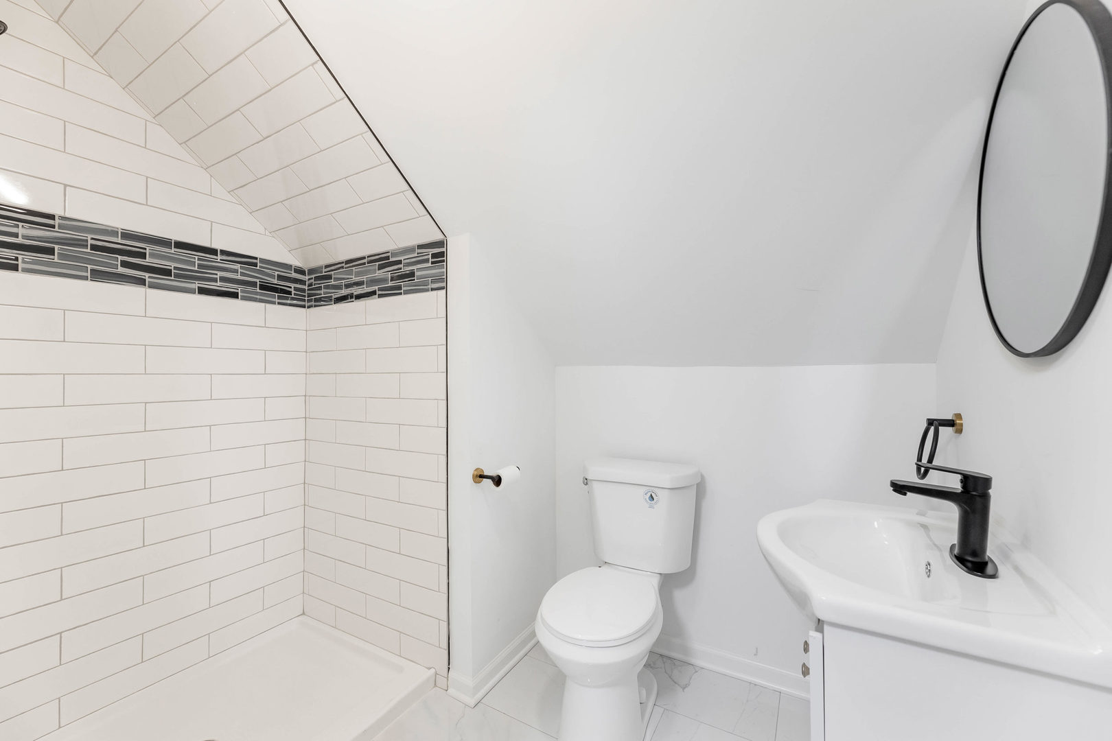 8109 S Marquette Avenue, Chicago, IL 60617
