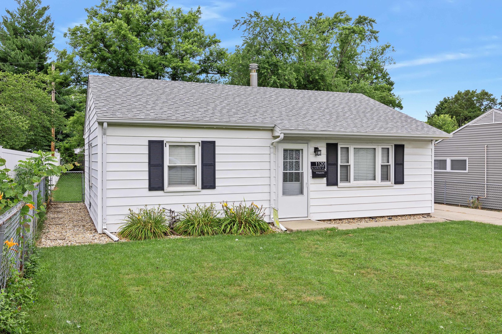 1120 N State Street, Bloomington, IL 61701