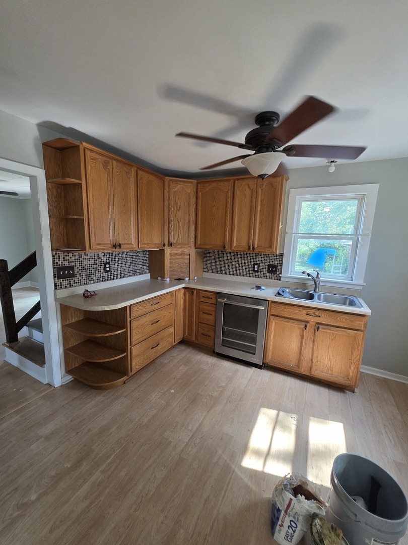 302 Dee Road, North Aurora, IL 60542