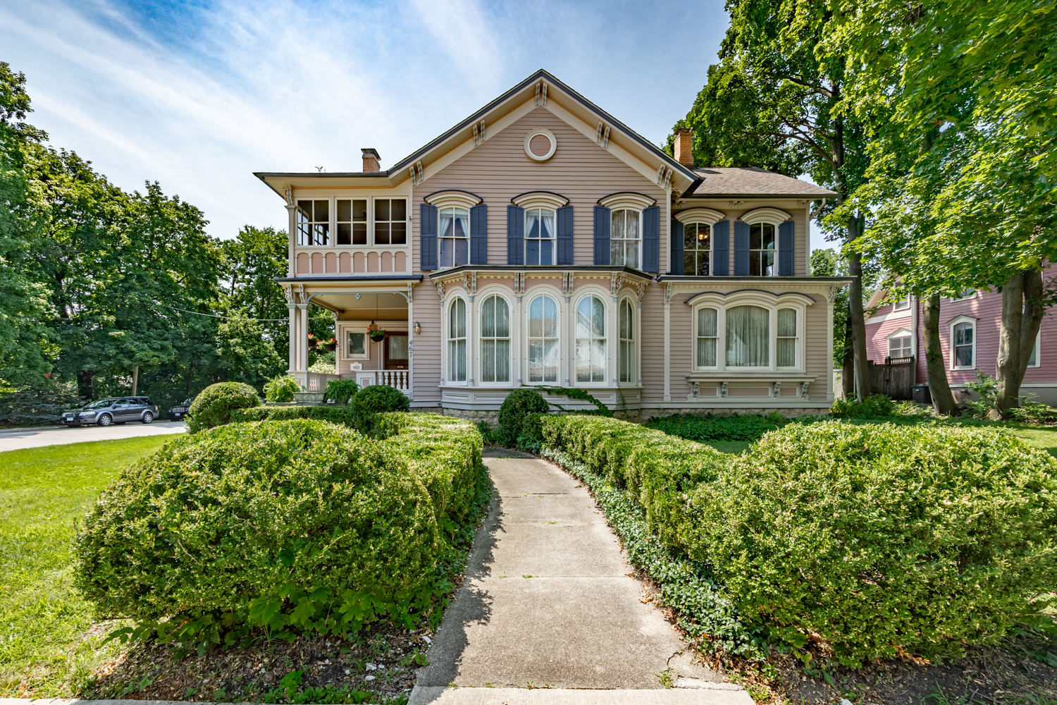 467 E Chicago Street, Elgin, IL 60120