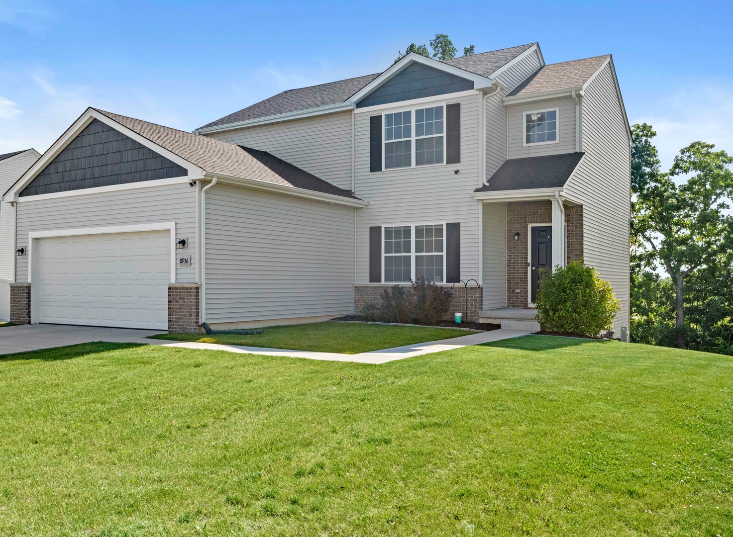11936 Montgomery Street, Winfield, IN 46307