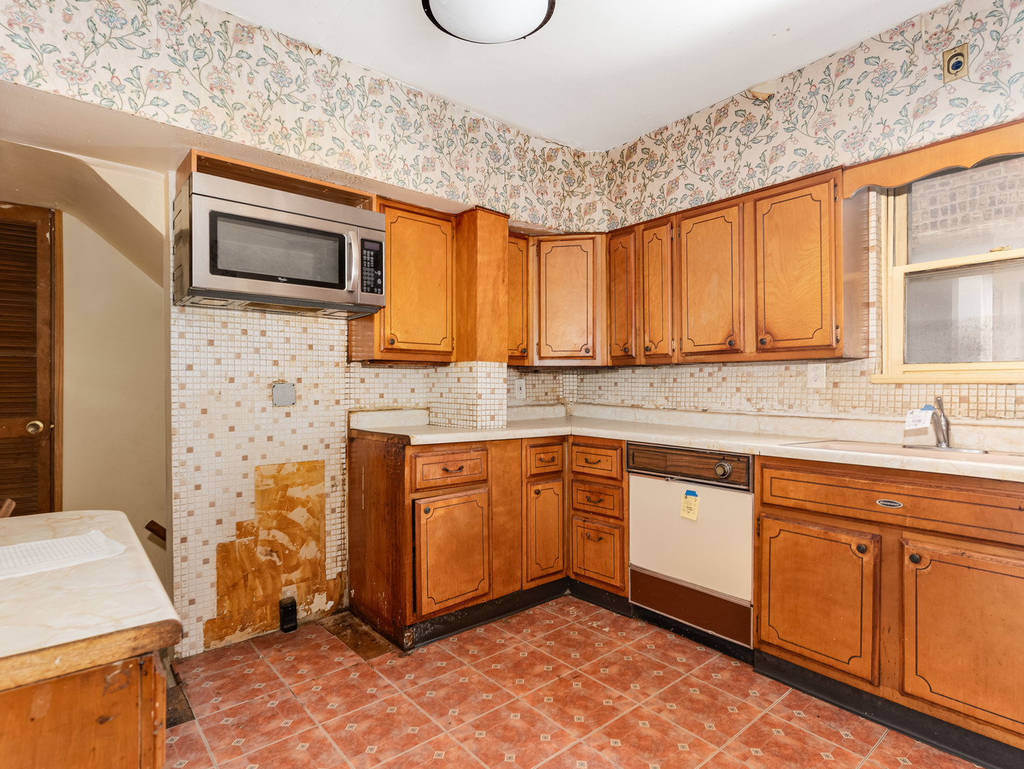 8153 S Eberhart Avenue, Chicago, IL 60619