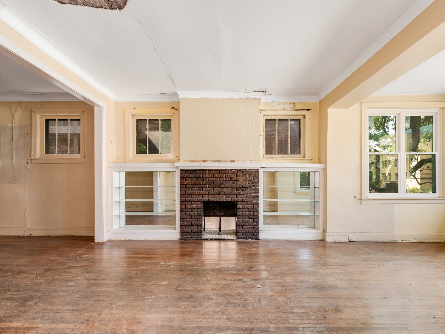 8153 S Eberhart Avenue, Chicago, IL 60619