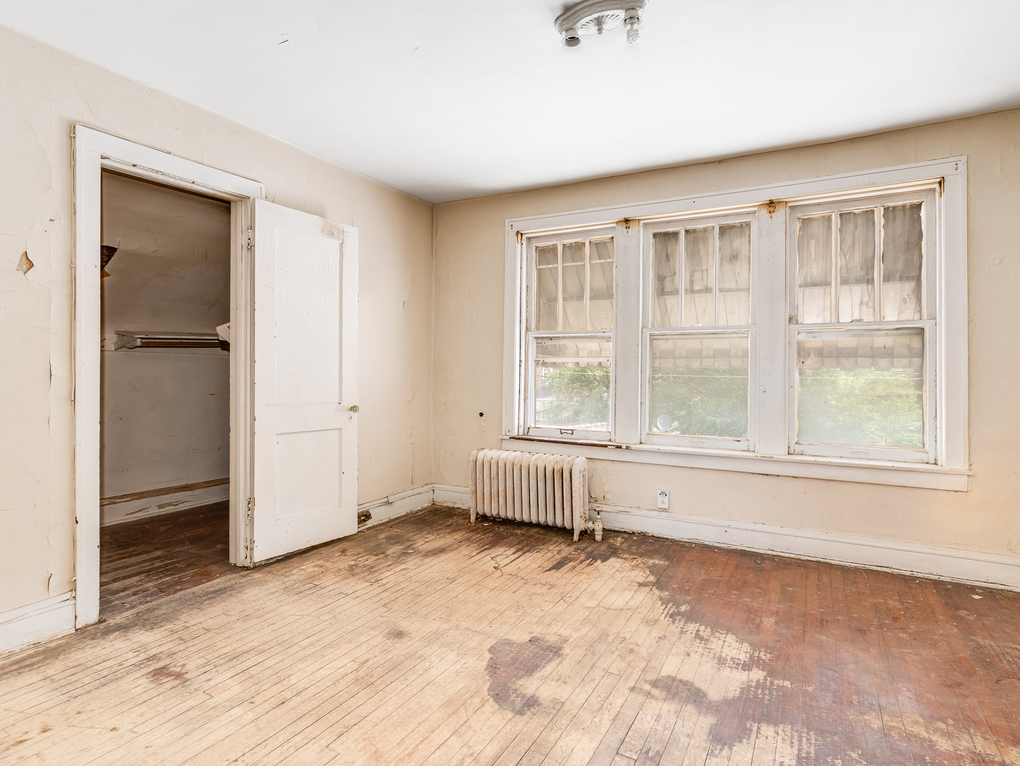 8153 S Eberhart Avenue, Chicago, IL 60619