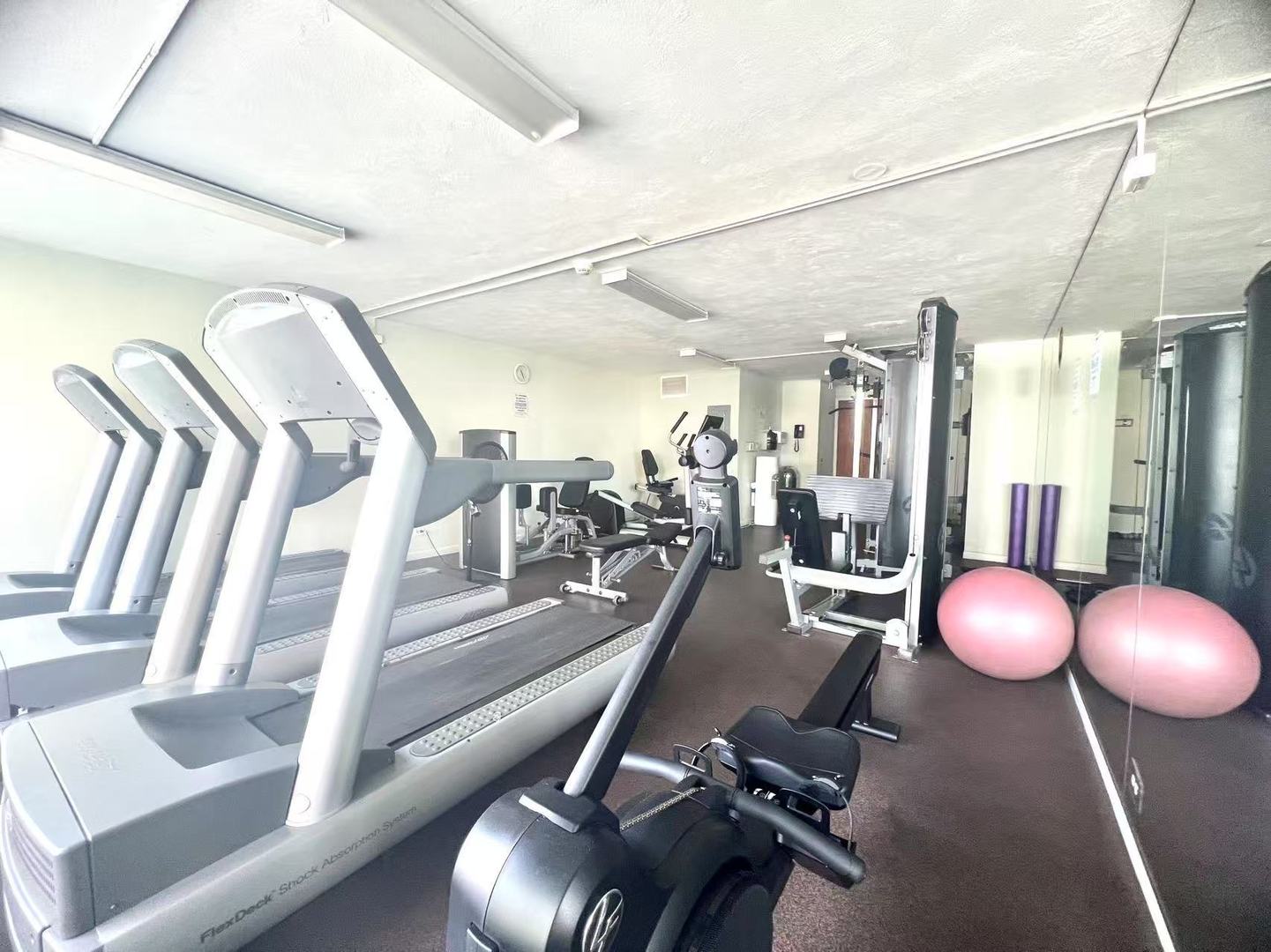 6033 N SHERIDAN Road #27C, Chicago, IL 60660