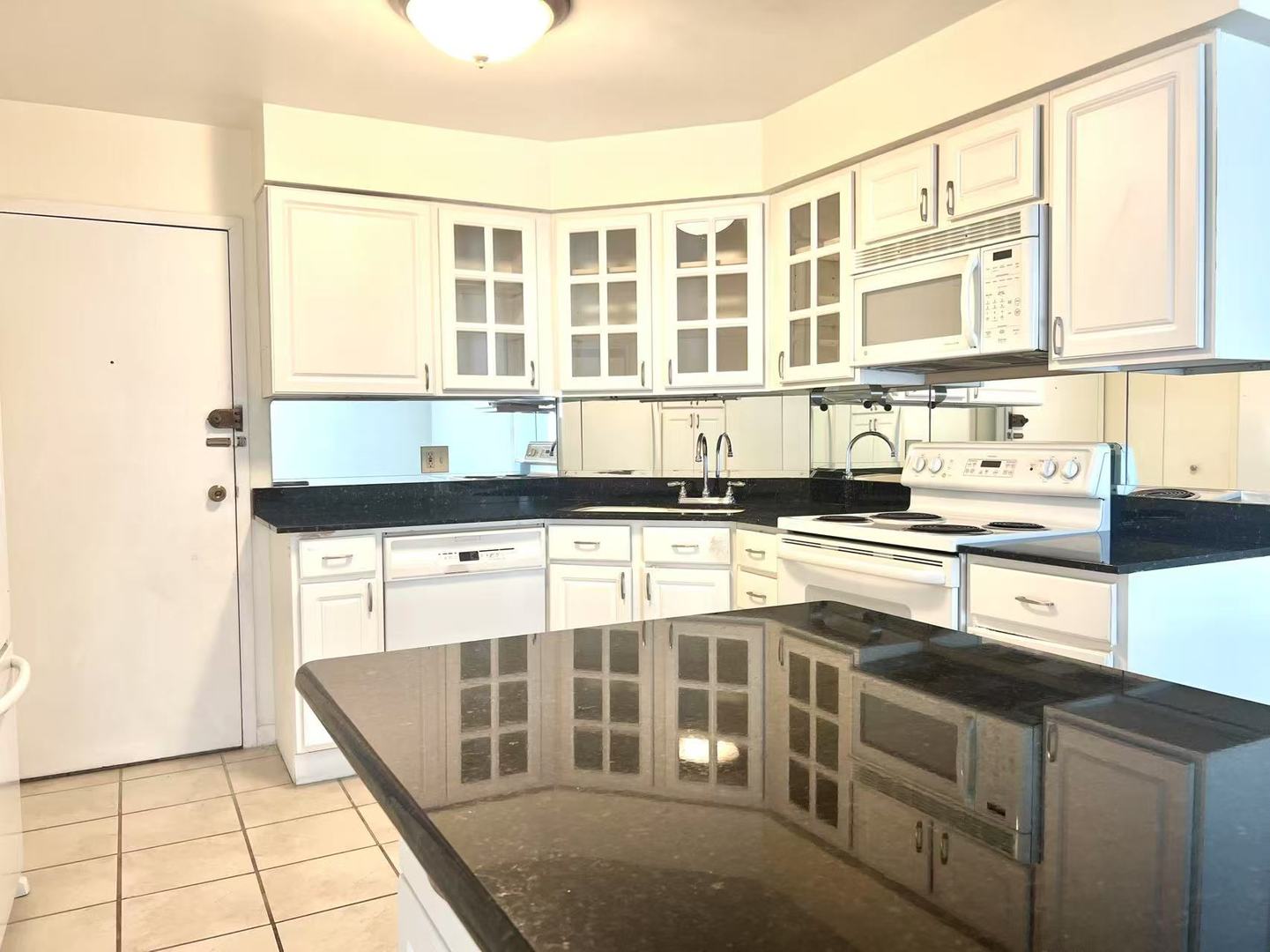 6033 N SHERIDAN Road #27C, Chicago, IL 60660