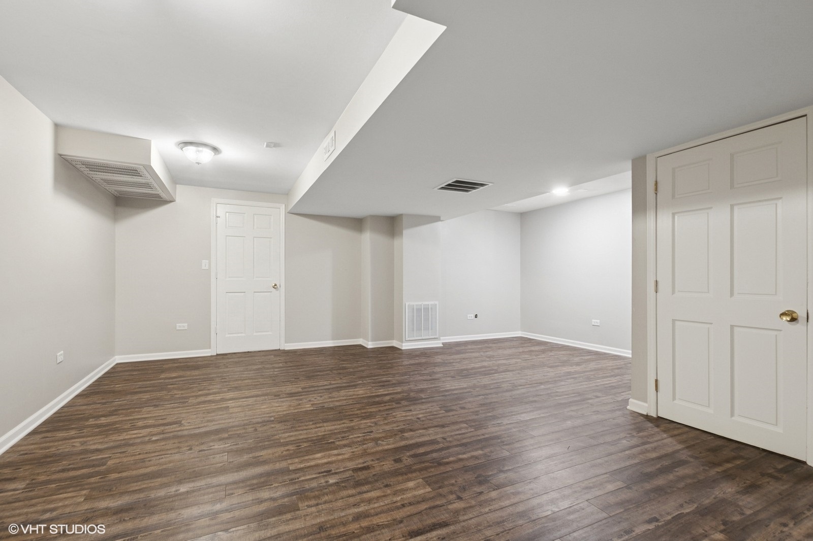 1007 Deshannon Court, Batavia, IL 60510