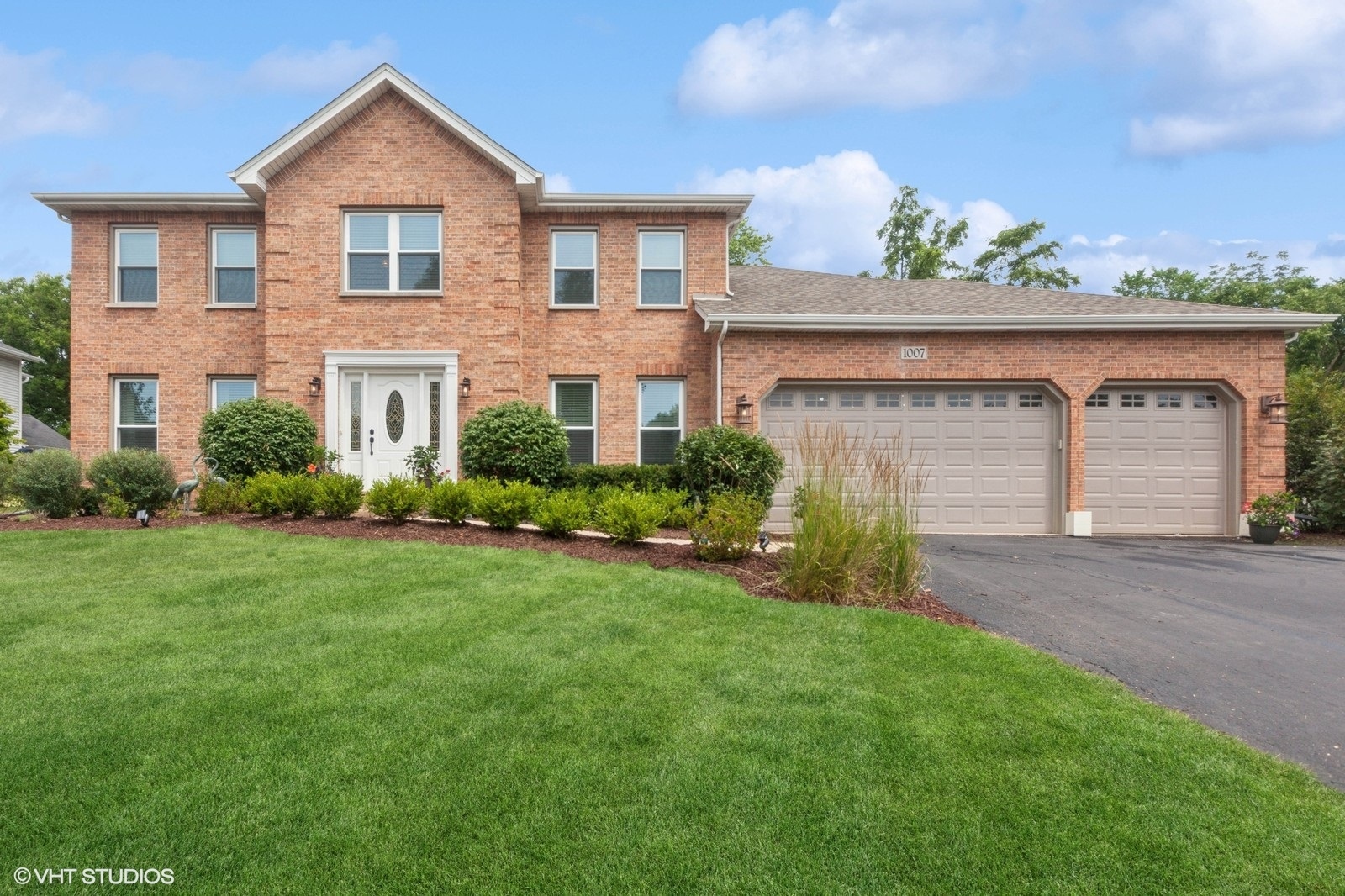 1007 Deshannon Court, Batavia, IL 60510