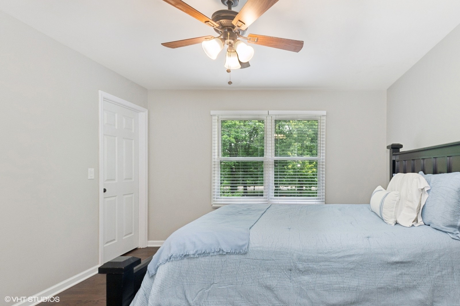 1007 Deshannon Court, Batavia, IL 60510