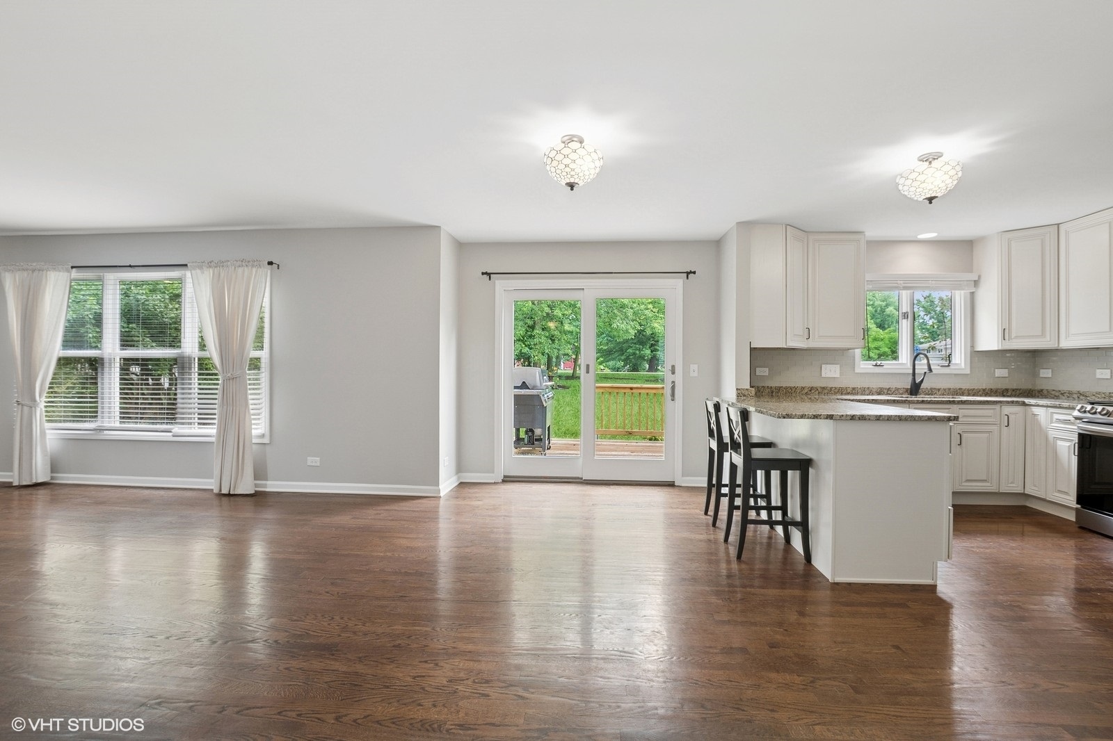 1007 Deshannon Court, Batavia, IL 60510