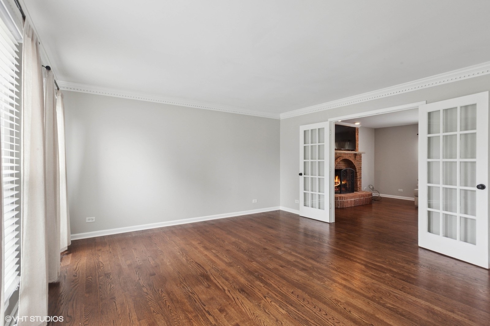 1007 Deshannon Court, Batavia, IL 60510