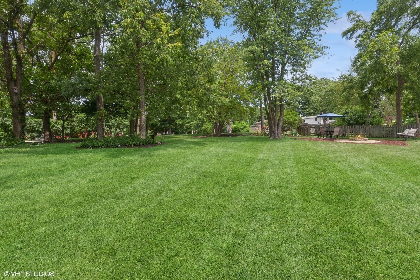 1007 Deshannon Court, Batavia, IL 60510