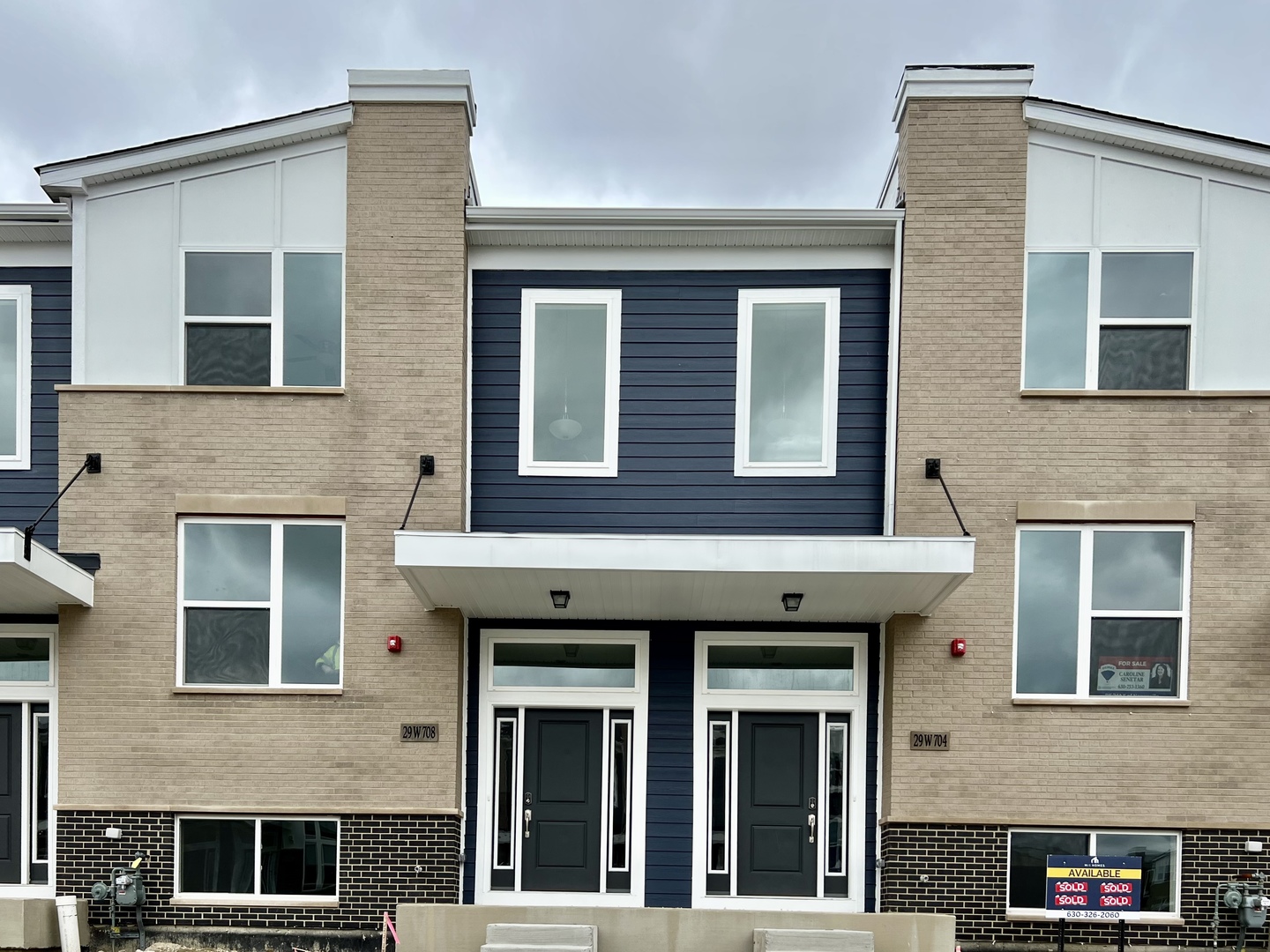 29W708 Cambridge Street, Warrenville, IL 60555