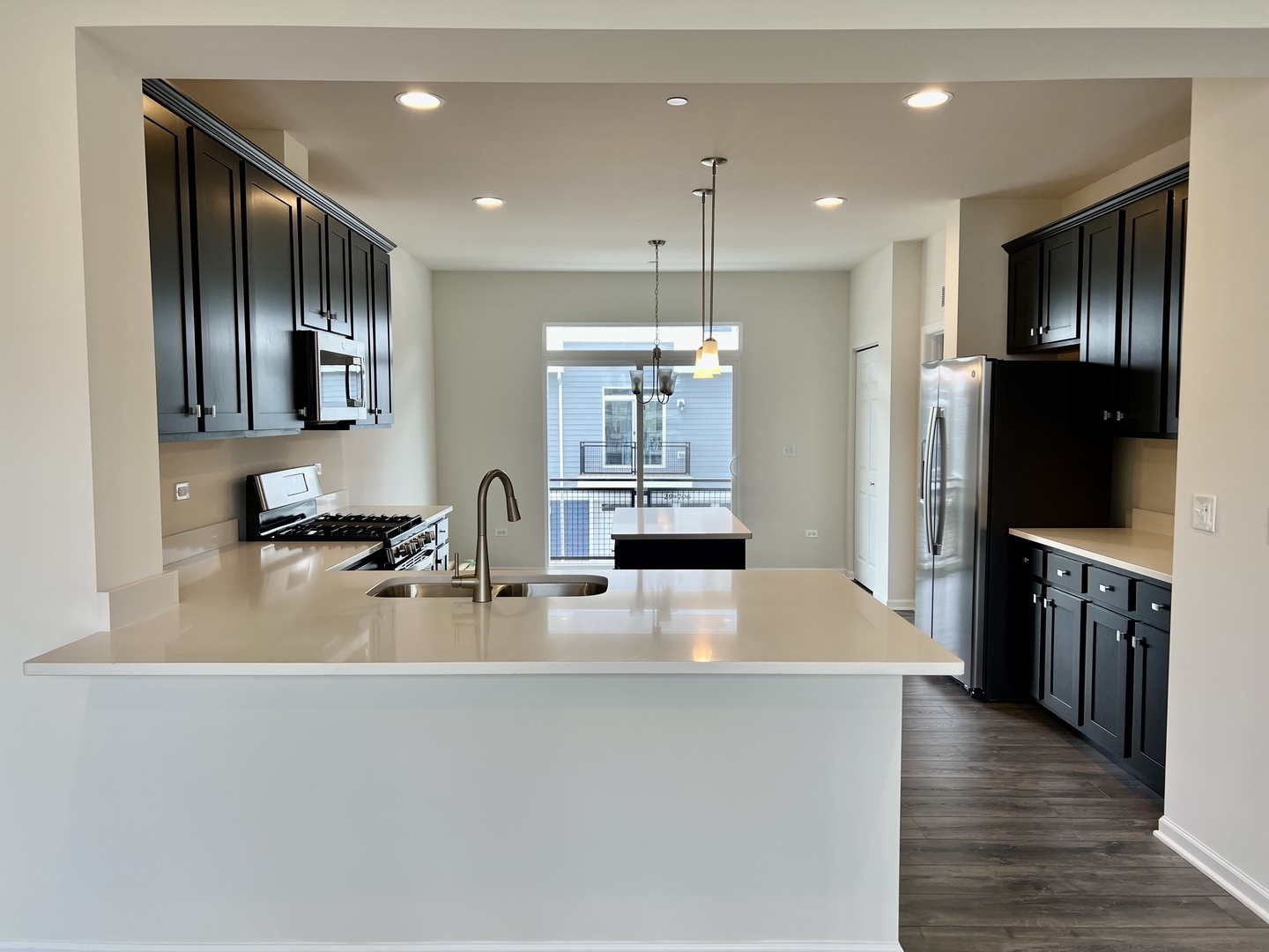 29W708 Cambridge Street, Warrenville, IL 60555