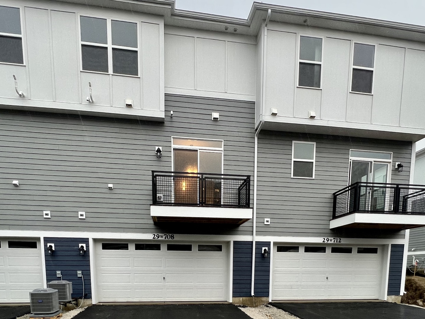 29W708 Cambridge Street, Warrenville, IL 60555