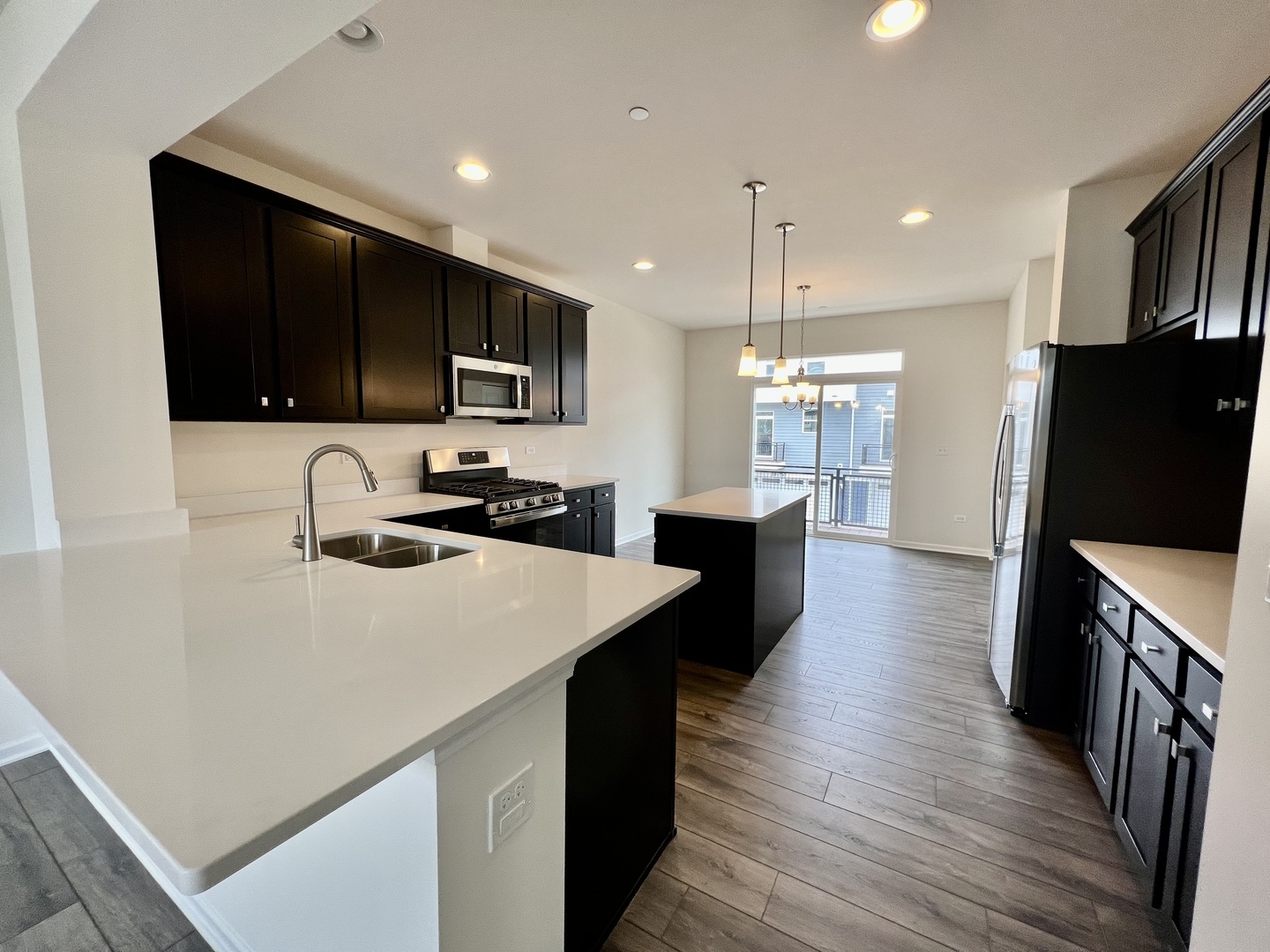 29W708 Cambridge Street, Warrenville, IL 60555