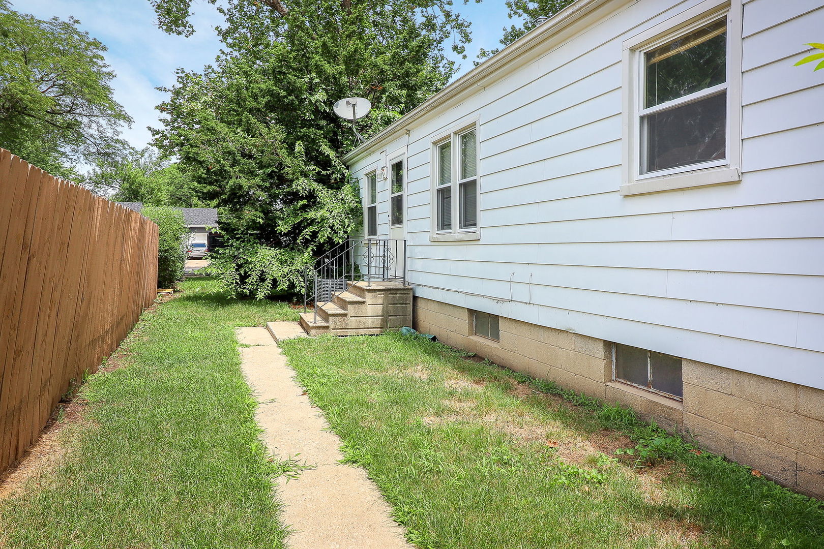 950 PENNSYLVANIA Avenue, Aurora, IL 60506