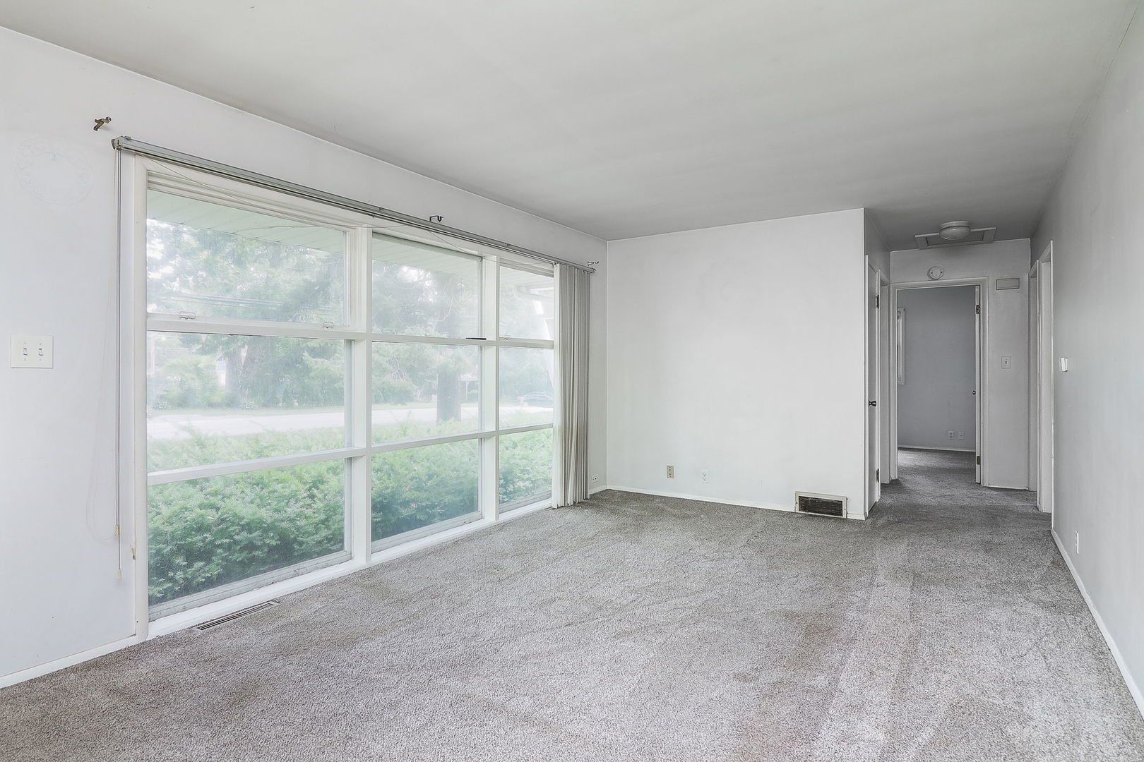950 PENNSYLVANIA Avenue, Aurora, IL 60506