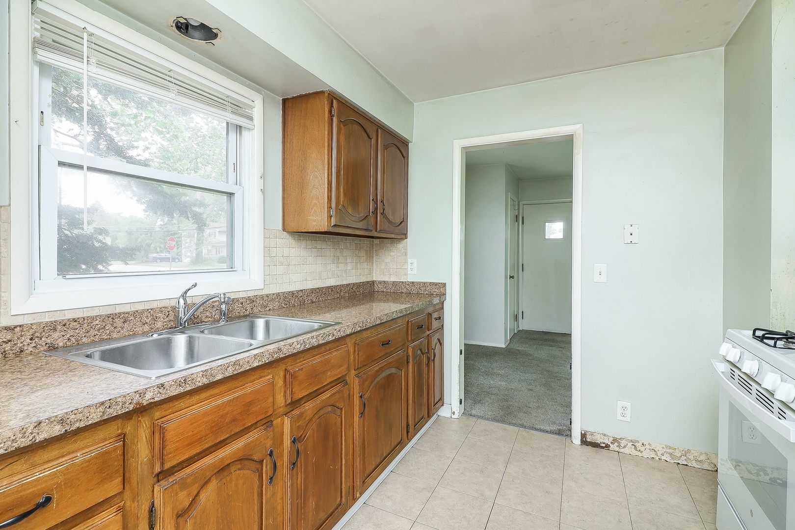 950 PENNSYLVANIA Avenue, Aurora, IL 60506