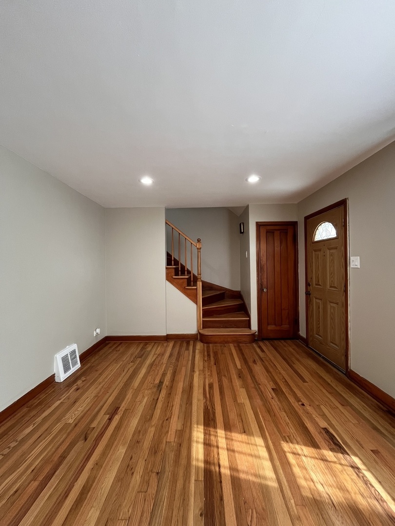 5238 S Hamlin Avenue, Chicago, IL 60632