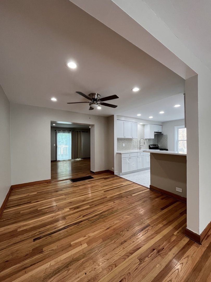 5238 S Hamlin Avenue, Chicago, IL 60632