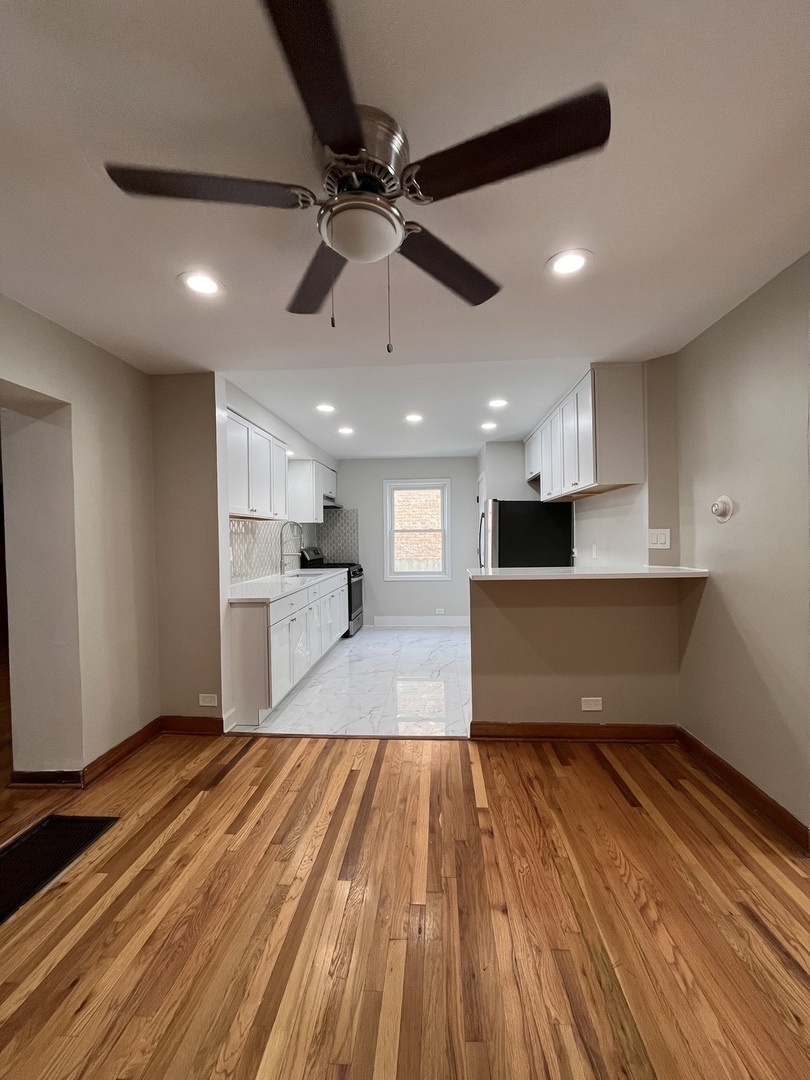 5238 S Hamlin Avenue, Chicago, IL 60632