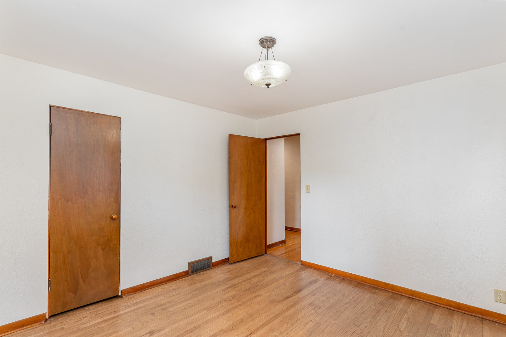 1109 Taylor Street, Joliet, IL 60435