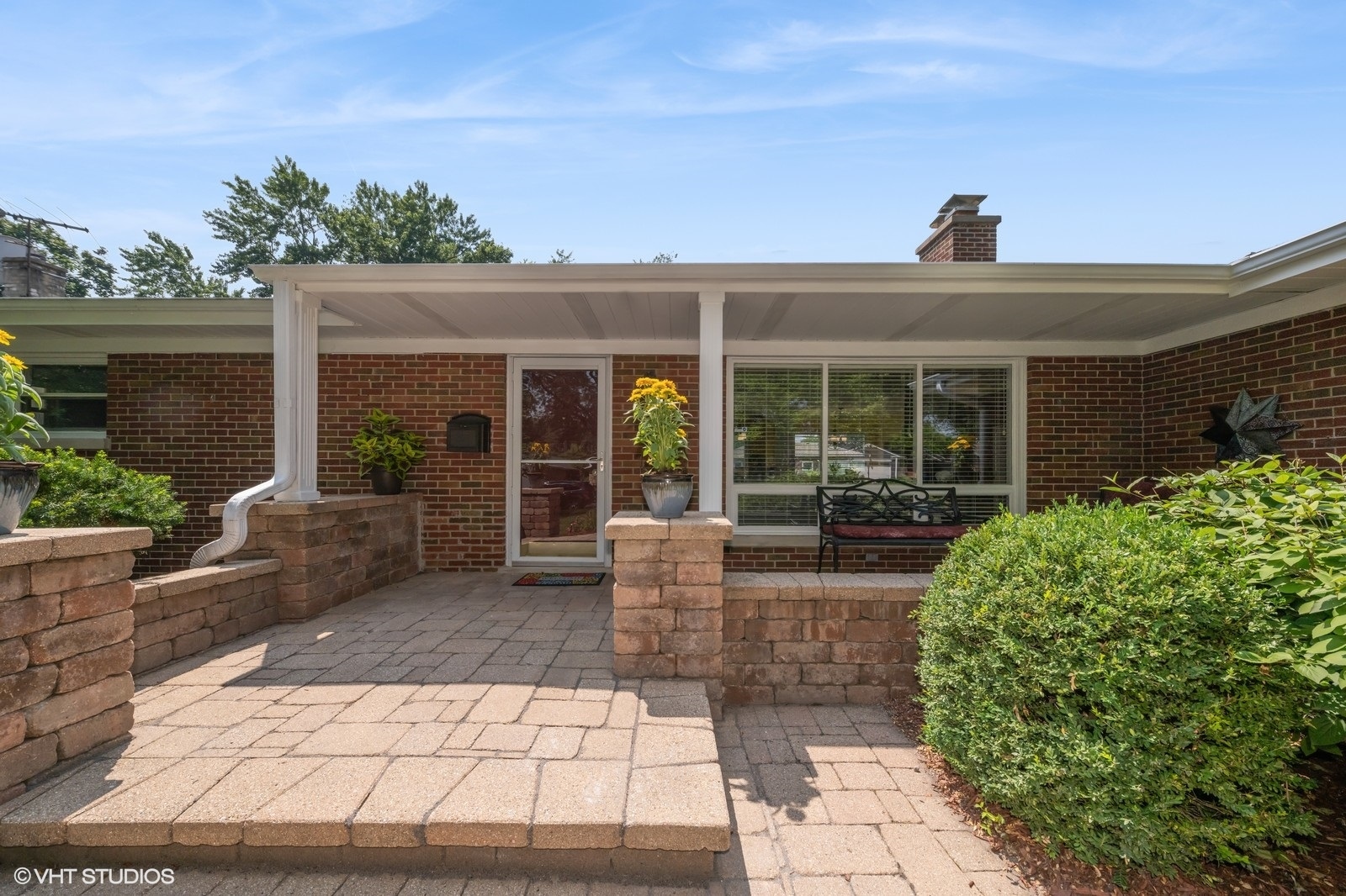 904 S Tower Drive, Mount Prospect, IL 60056