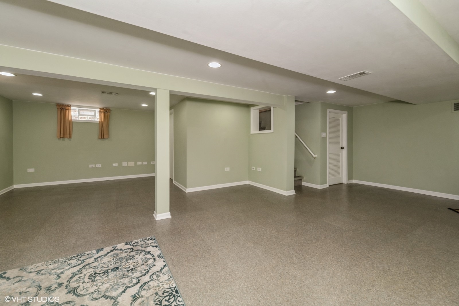 904 S Tower Drive, Mount Prospect, IL 60056