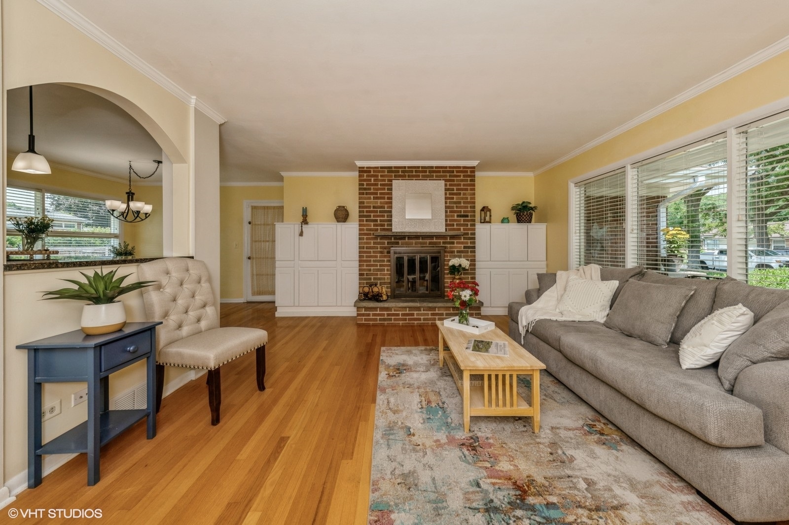 904 S Tower Drive, Mount Prospect, IL 60056