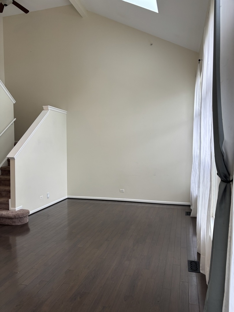 168 Woodland Circle, North Aurora, IL 60542