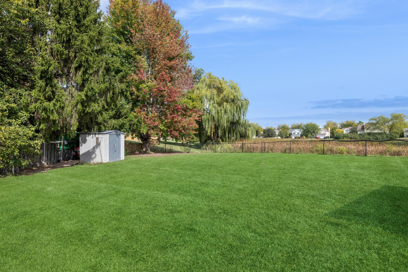 10 Barrington Court, Lake In The Hills, IL 60156