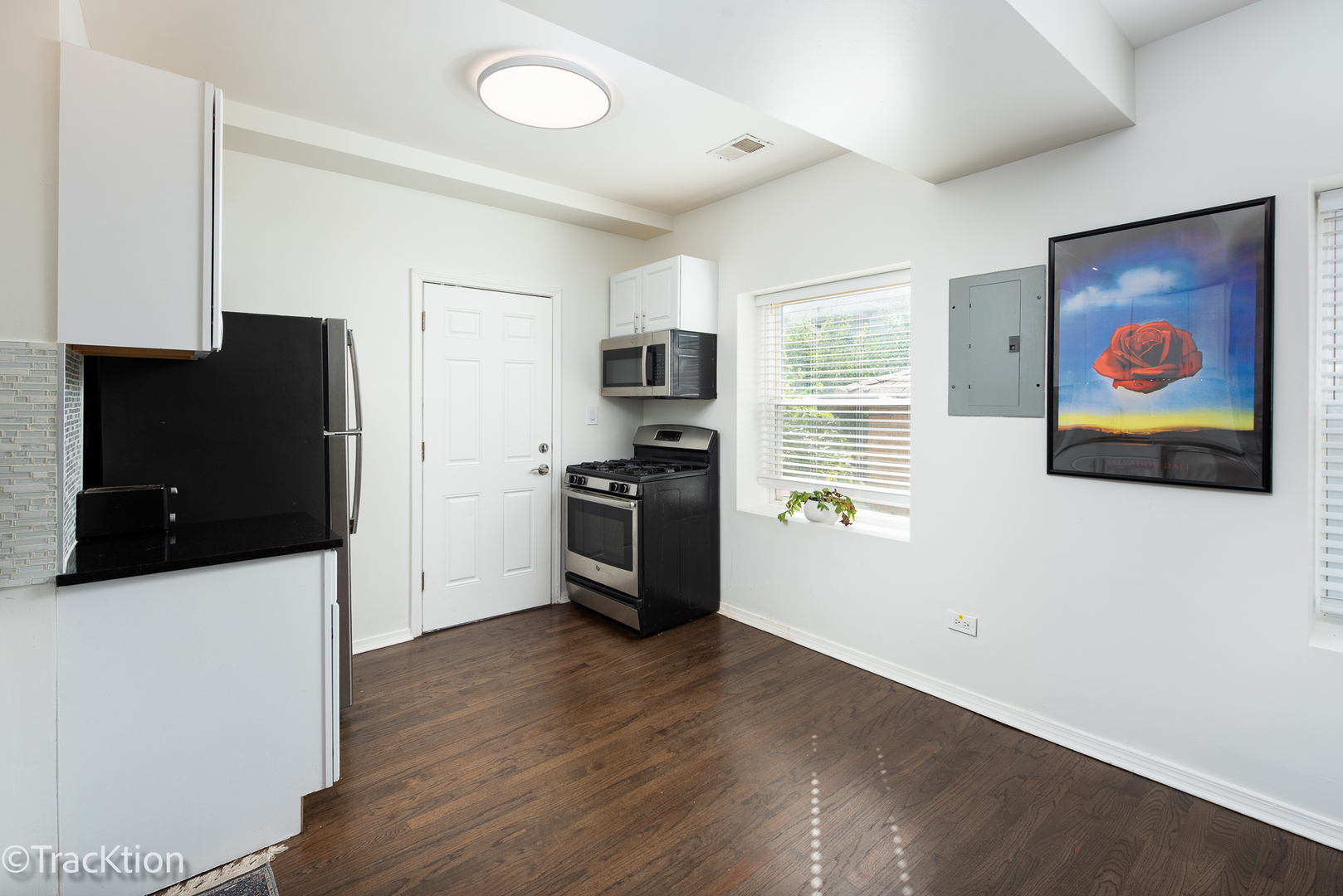 4107 W Iowa Street #6, Chicago, IL 60651