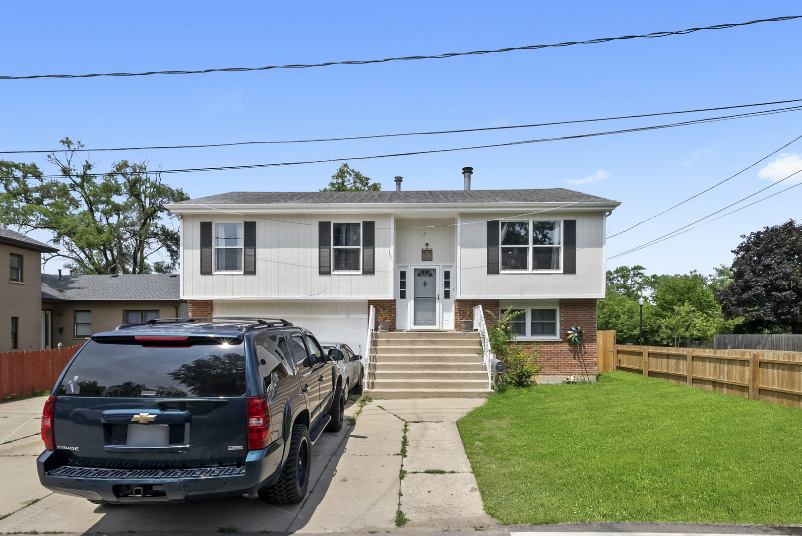 10302 W PALMER Avenue, Melrose Park, IL 60164