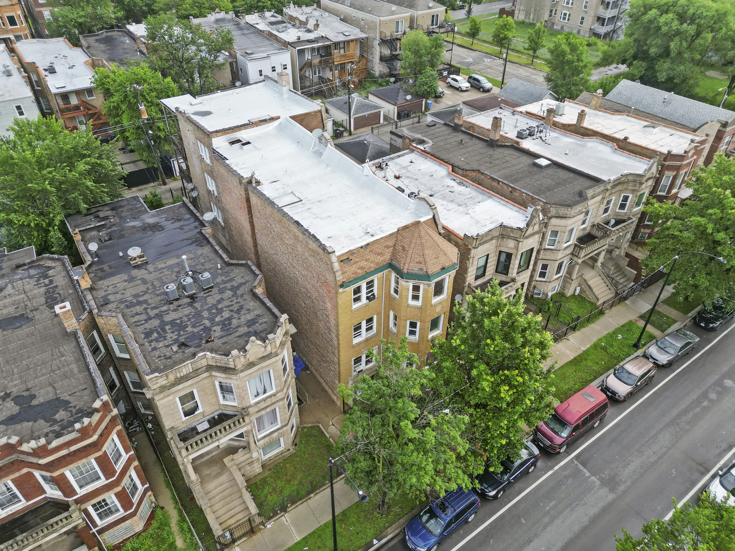 3916 W Congress Parkway, Chicago, IL 60624