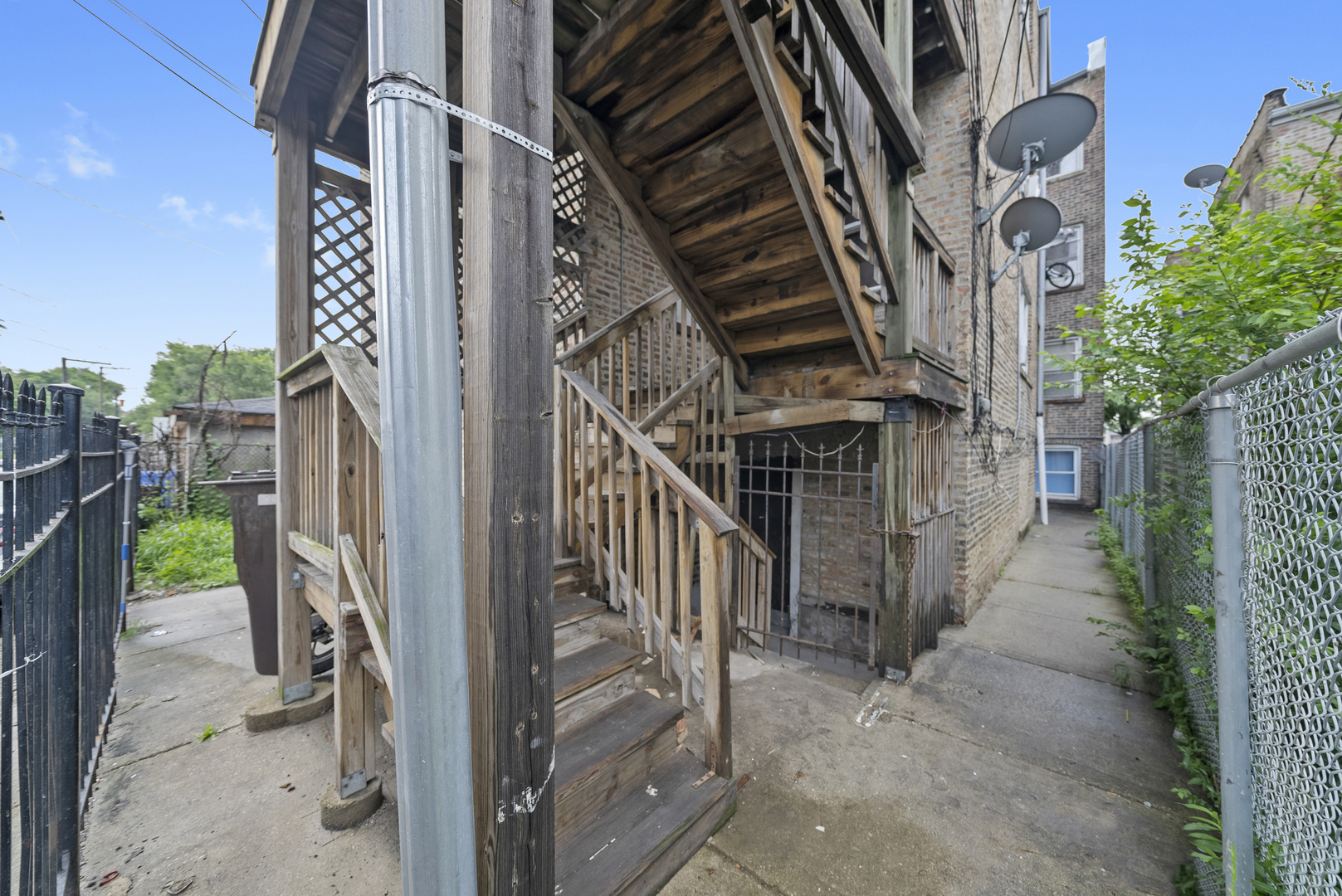 3916 W Congress Parkway, Chicago, IL 60624