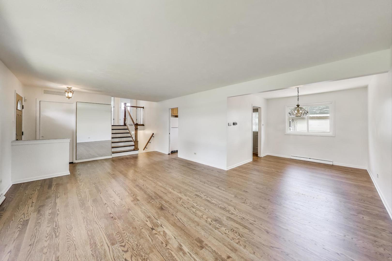 8915 N Odell Avenue, Morton Grove, IL 60053