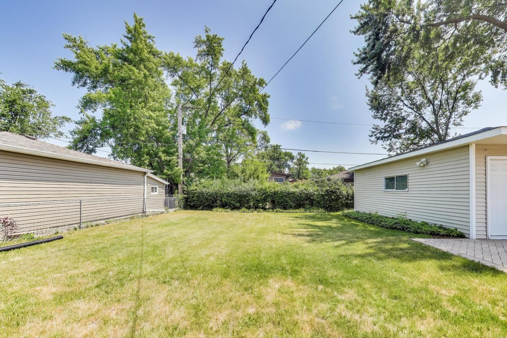 8915 N Odell Avenue, Morton Grove, IL 60053
