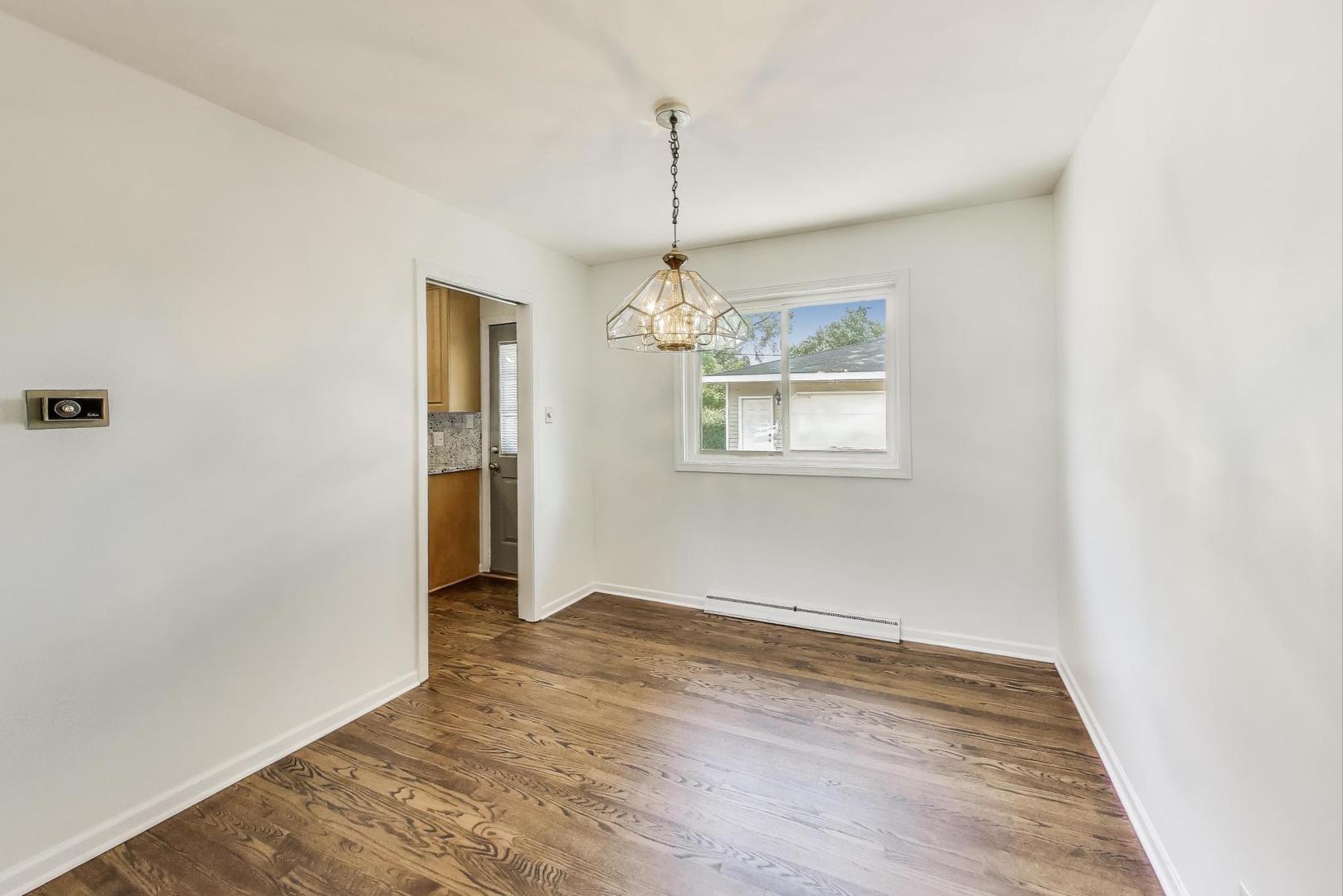8915 N Odell Avenue, Morton Grove, IL 60053