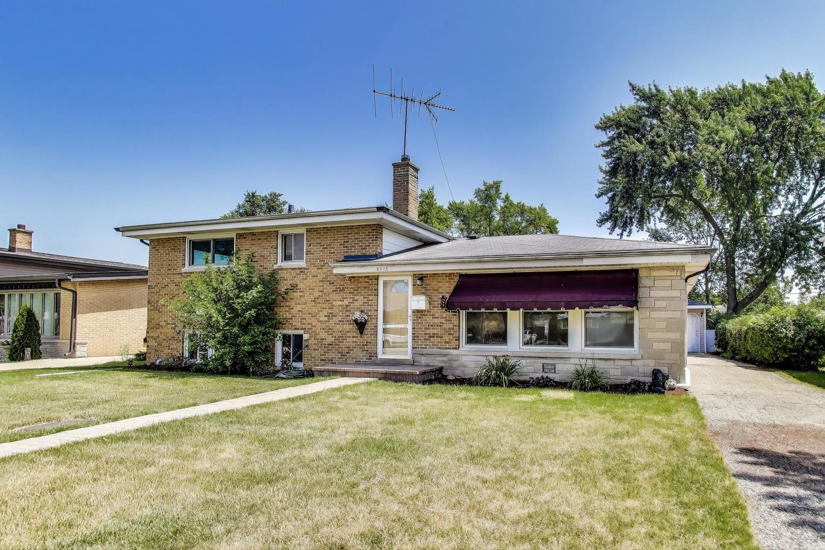 8915 N Odell Avenue, Morton Grove, IL 60053