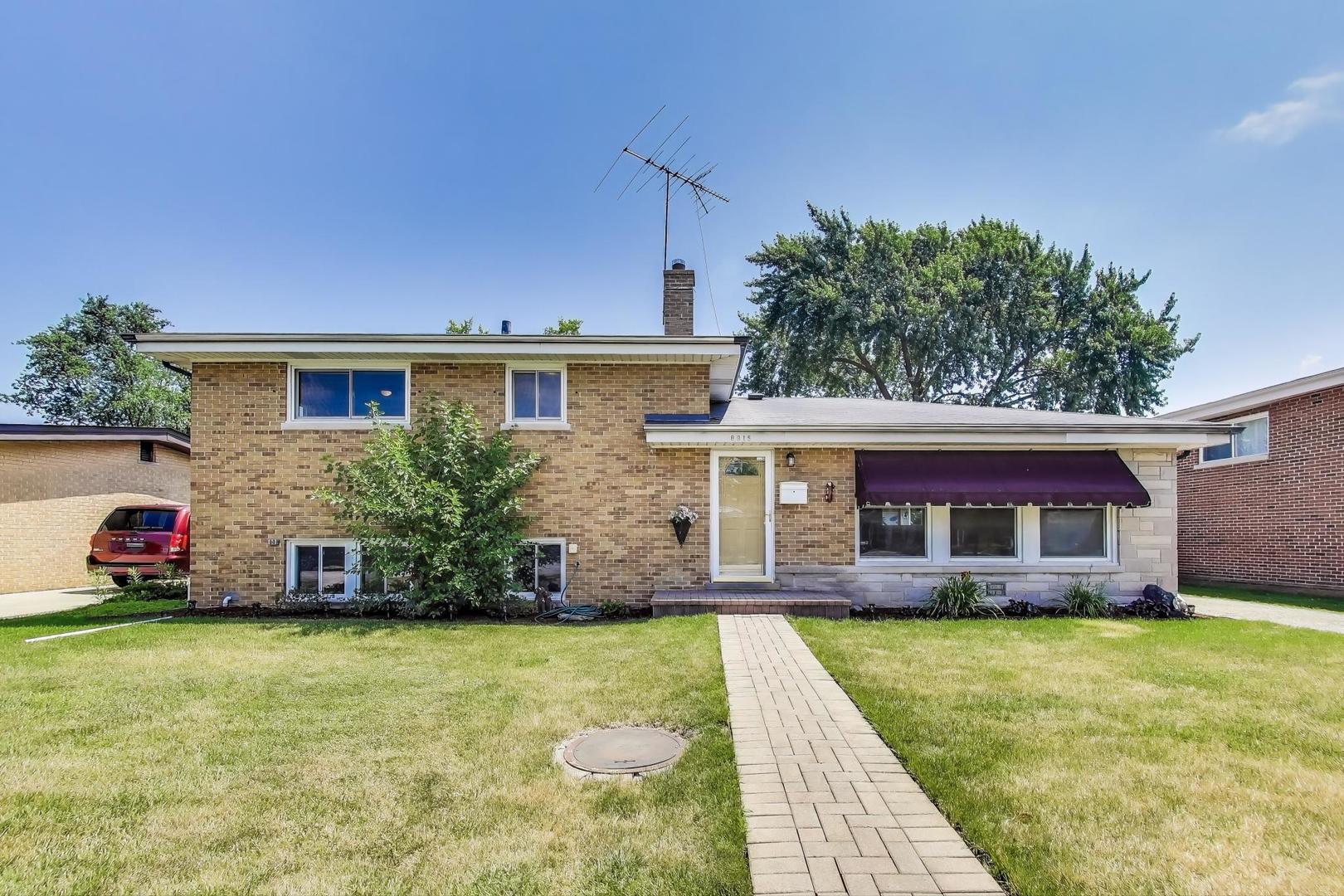 8915 N Odell Avenue, Morton Grove, IL 60053