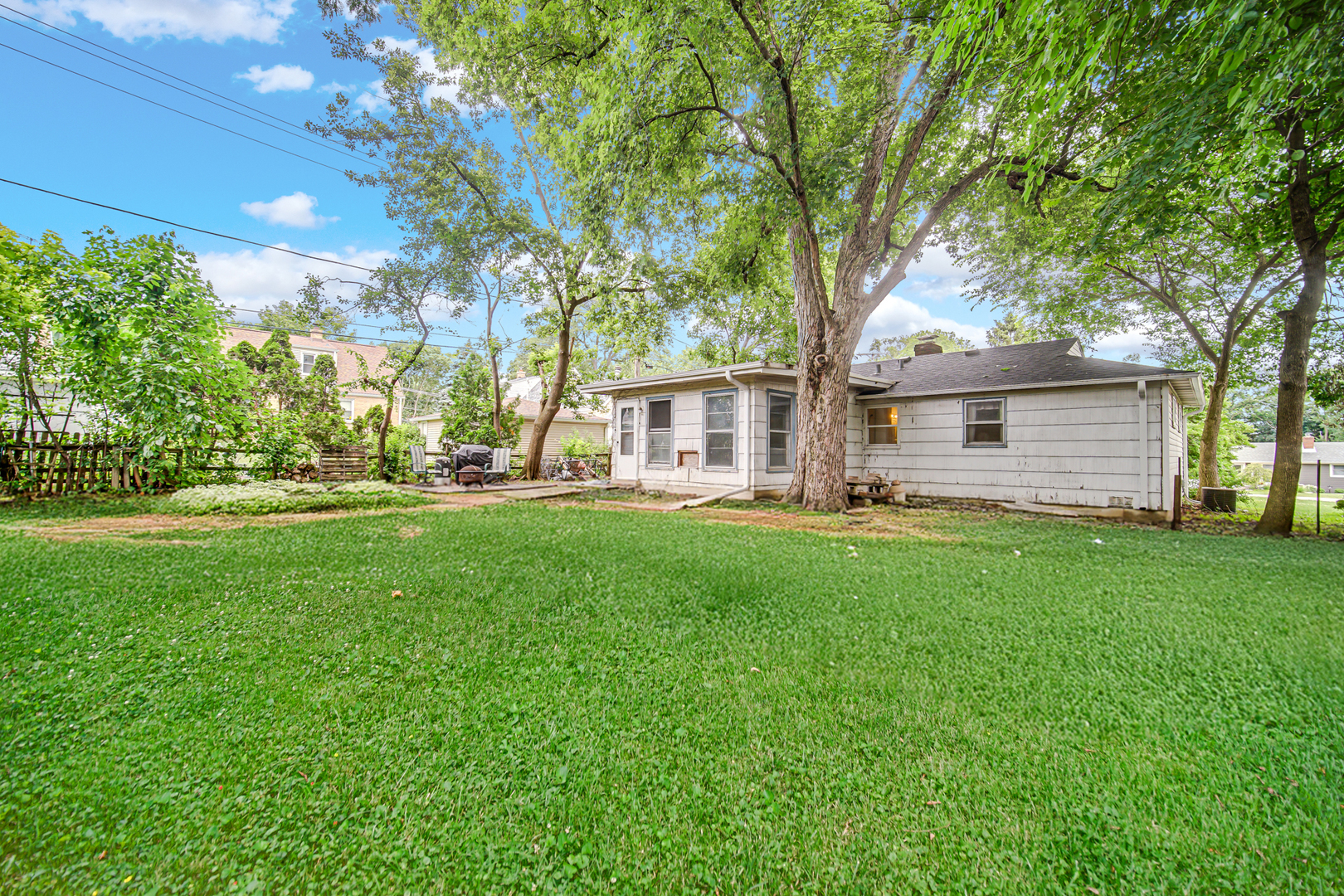 234 N Knollwood Drive, Wheaton, IL 60187
