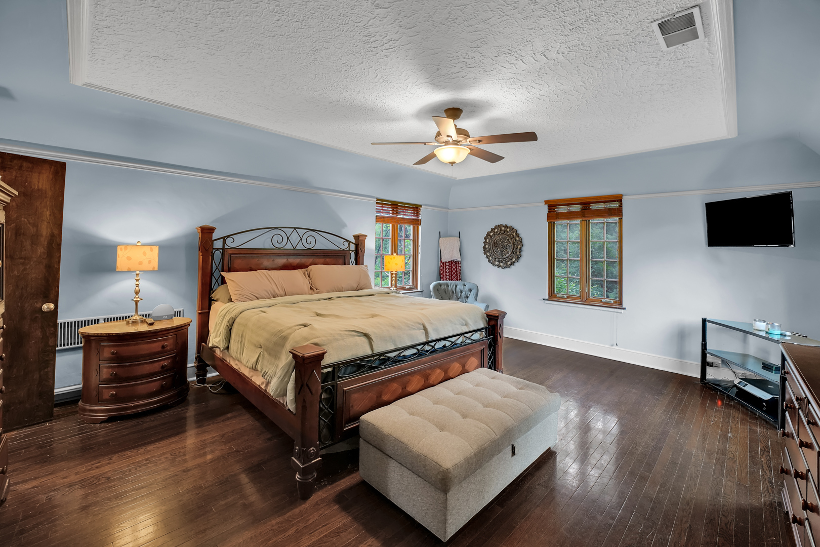 2014 W Hopkins Place, Chicago, IL 60643